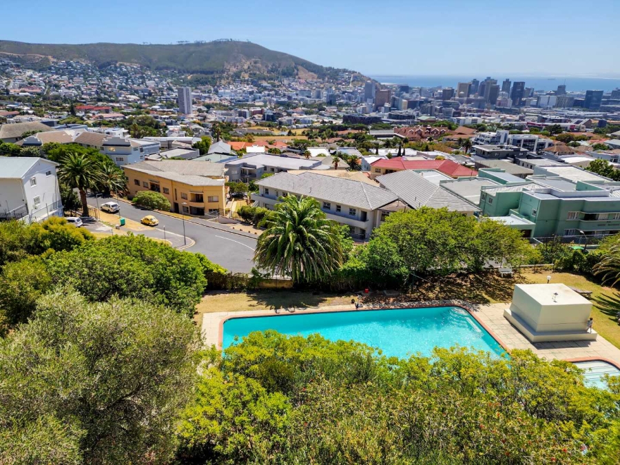 1 Bedroom Property for Sale in Vredehoek Western Cape